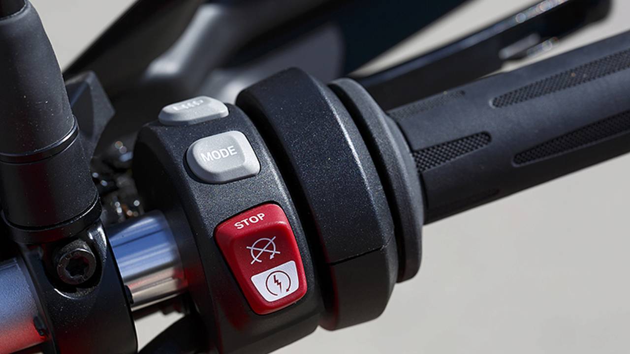 2016 BMW S 1000 XR - Ride Review