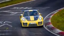 Porsche GT2 RS, il record al Nurburgring