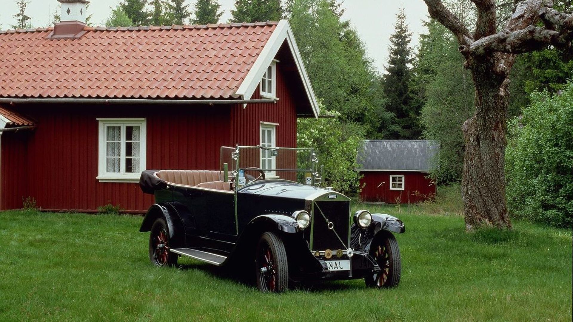 2008-21473-volvo-a-v4-first-volvo-car-production-started-19271.jpg