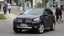 2015 Mercedes M-Class facelift spy photo