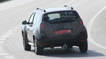 2014 Dacia Duster facelift spy photo 11.07.2013