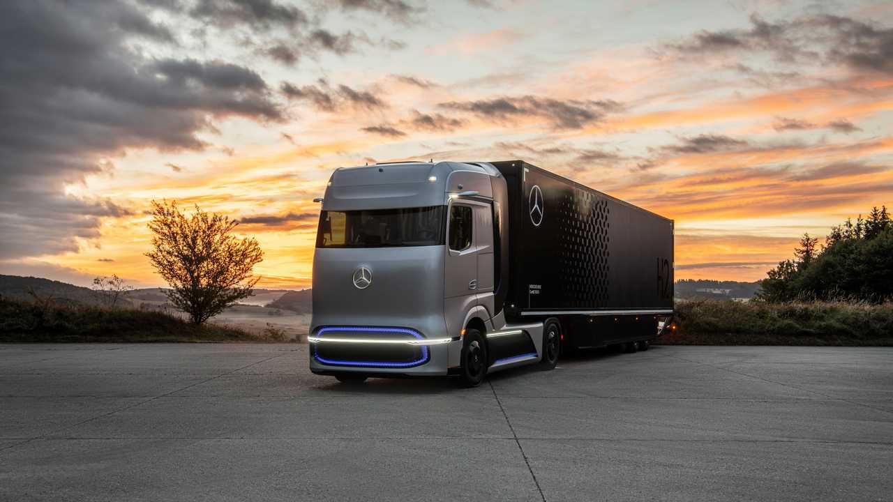 Mercedes GenH2 Truck