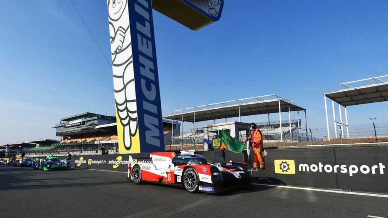 Motorsport Reklamının Yer Aldığı Bir Yarış