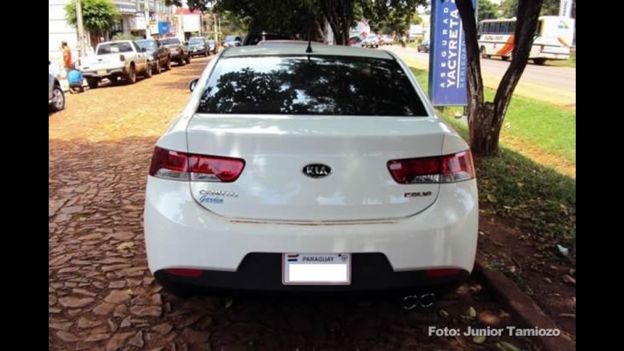 Kia Cerato Koup é vendido no Paraguay por US$ 27 mil (R$ 48.500)