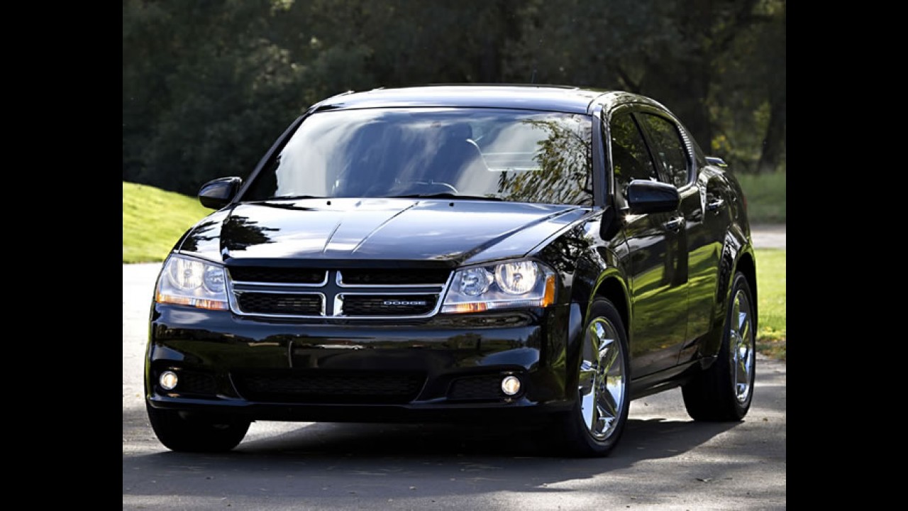 Chrysler anuncia fim de linha para 200 Cabrio e Dodge Avenger nos EUA