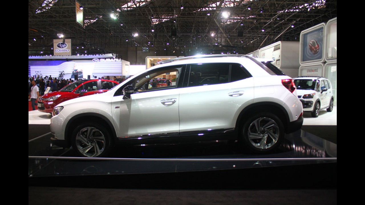 Salão SP: DS 6 de 202 cv é a maior novidade da DS, que estreia como marca