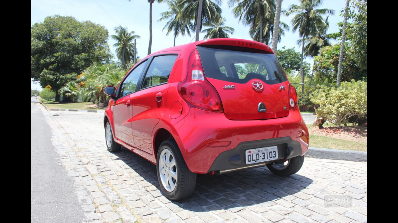 Volta Rápida: JAC J2 - Subcompacto chinês quer conquistar pela agilidade