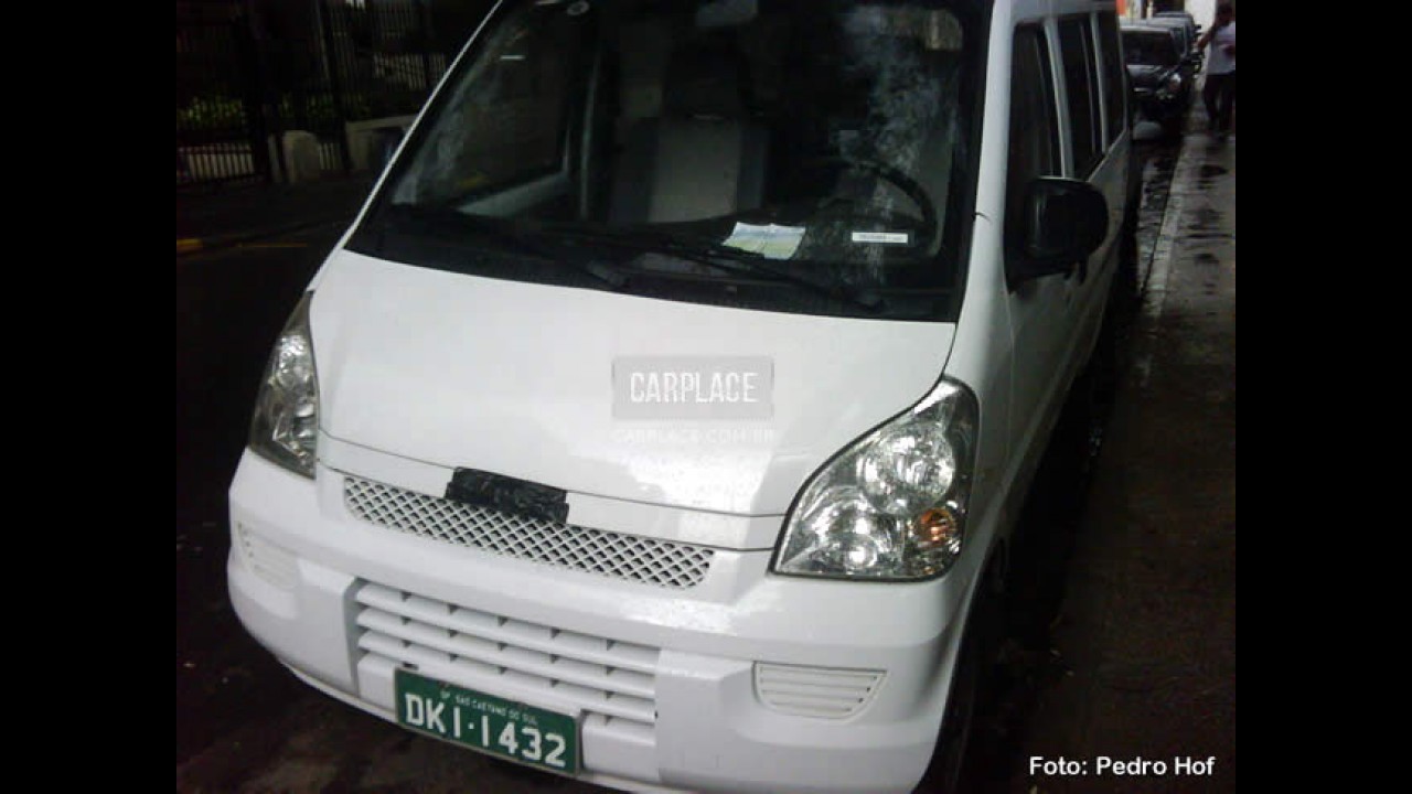 Van chinesa: Leitor flagra Chevrolet N200 em São Paulo