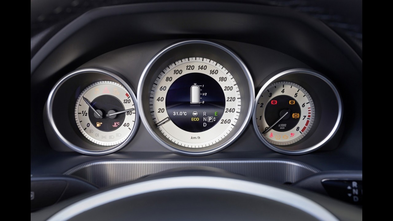 Mercedes Classe E 200 Natural Gas será lançado em dezembro