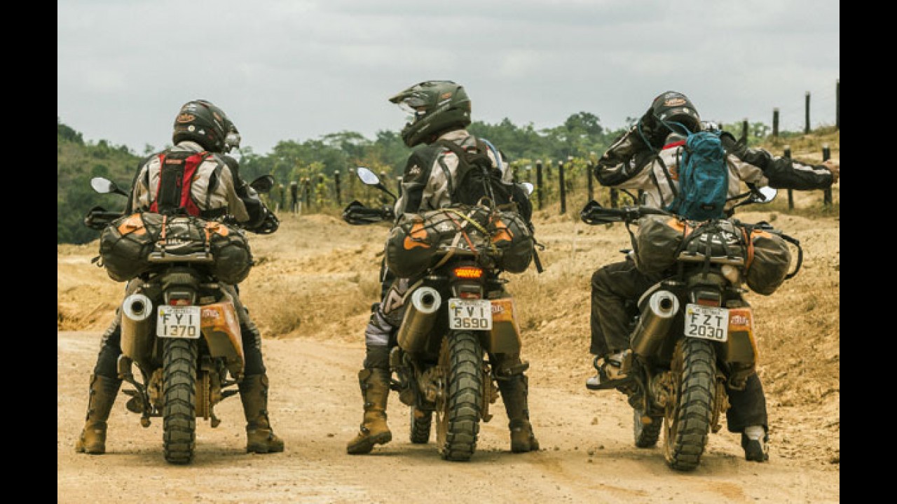 Com motos BMW F800 GS, expedição chega à nascente do Rio Amazonas no Peru
