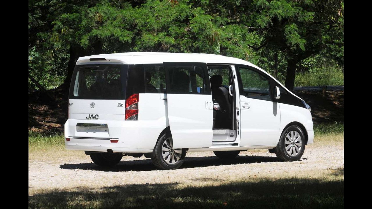 Volta Rápida: JAC T8 quer ser opção executiva entre as vans