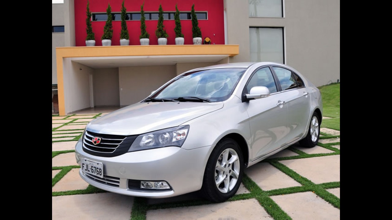 Volta Rápida: Geely EC7 traz design e segurança para não ser "mais um chinês"