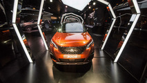 Exposition Peugeot 3008 à Peugeot Avenue