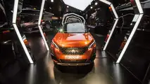 Exposition Peugeot 3008 à Peugeot Avenue