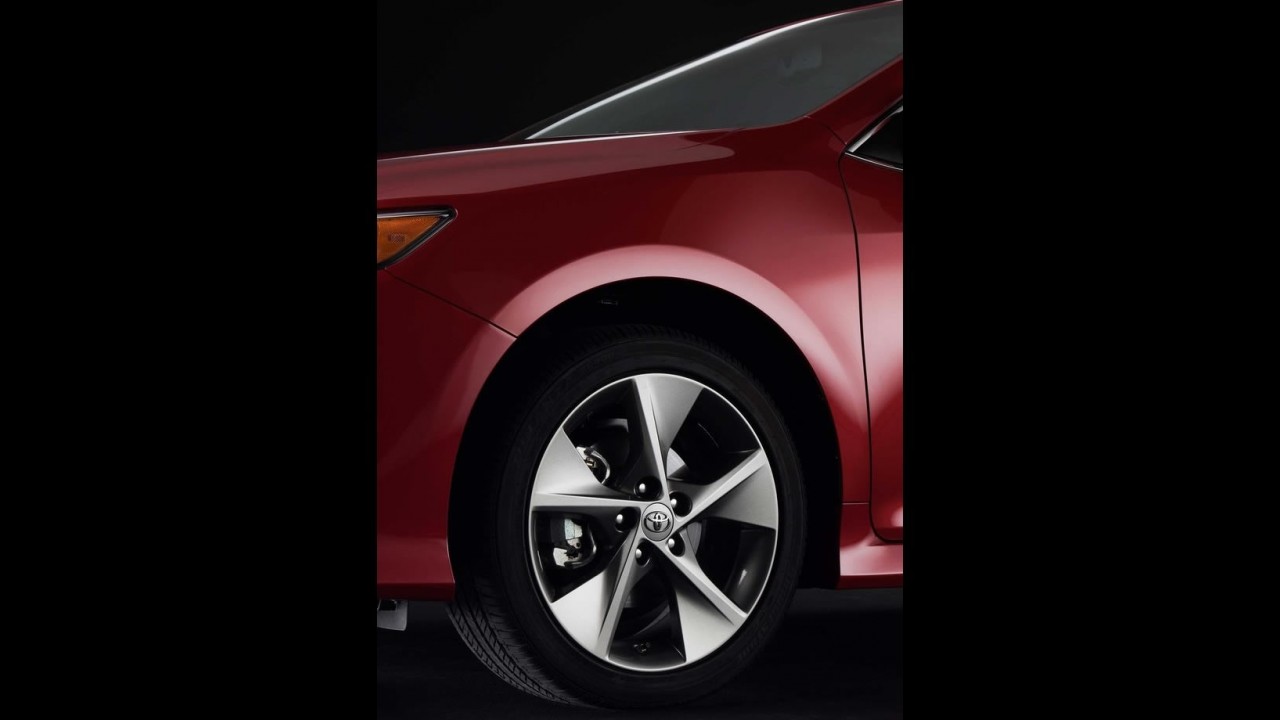 Novo Toyota Camry 2012 é revelado oficialmente - Veja fotos