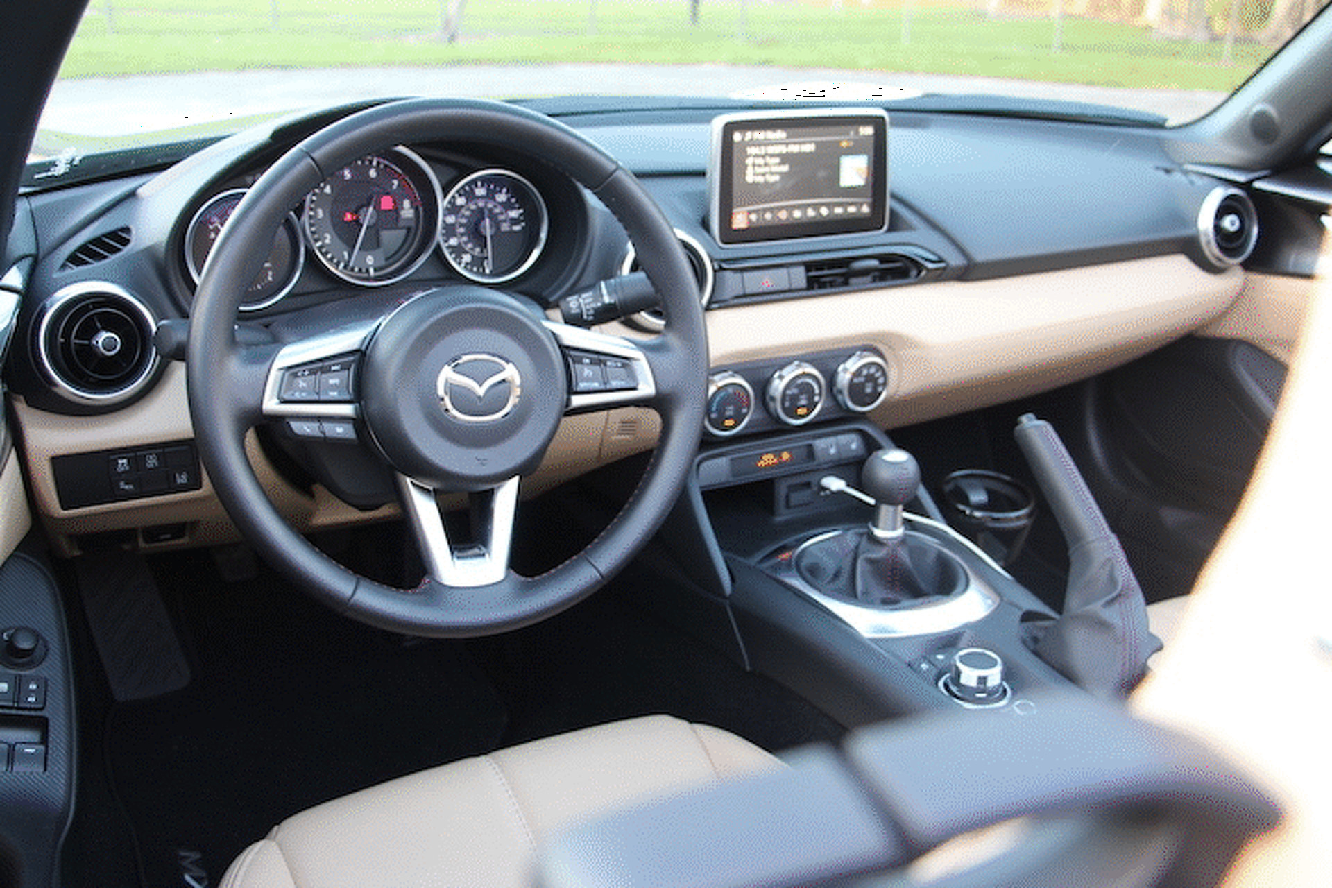 Mazda MX-5 Miata vs Subaru BRZ: Affordable Sports Car Battle