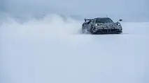 Pagani Huayra BC donmuş gölde
