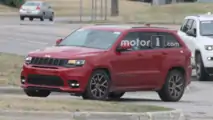 Jeep Grand Cherokee Trawkhawk Spy Shots