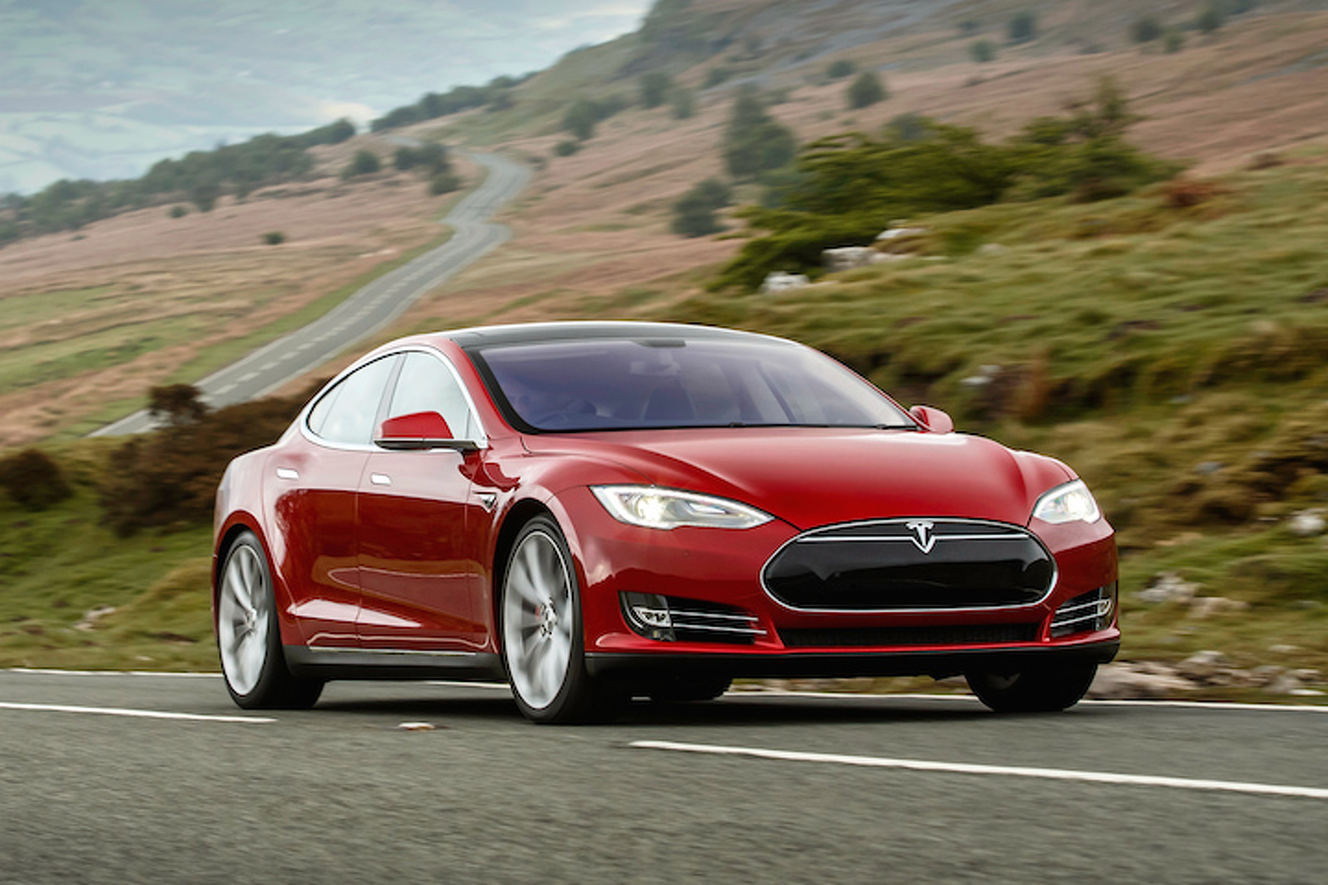 691HP Tesla Model S P85D Gets to 60 Quicker than Some Supercars