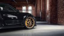Porsche 911 GT3 RS con llantas doradas