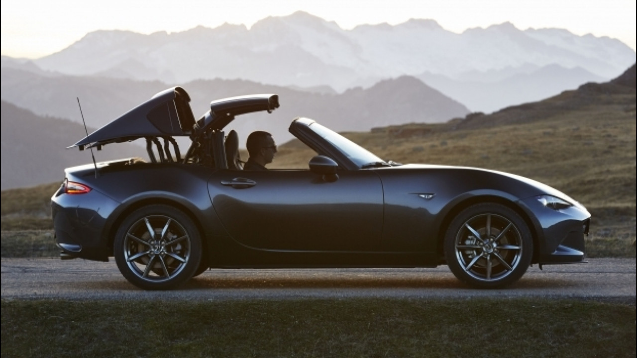 [Copertina] - Mazda MX-5 RF, cosa cambia rispetto alla sorella col tetto soft