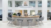 Jack Barclay Bentley showroom'u