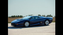 Jaguar XJ220, le foto storiche