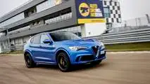 Alfa Romeo Stelvio Quadrifoglio VS Porsche Macan Turbo Performance Pack