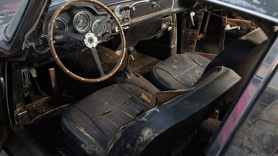 Bu Aston Martin DB4, son 45 yılını ormanda geçirdi