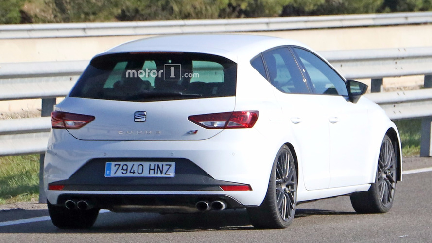 Makyajlı 2017 SEAT Leon Cupra casus fotoğrafları