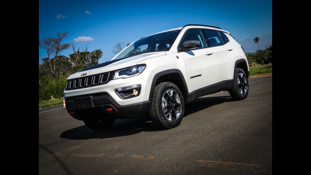 Semana CARPLACE: Salão de Paris, sucessor do Punto chegando, Jeep Compass e mais