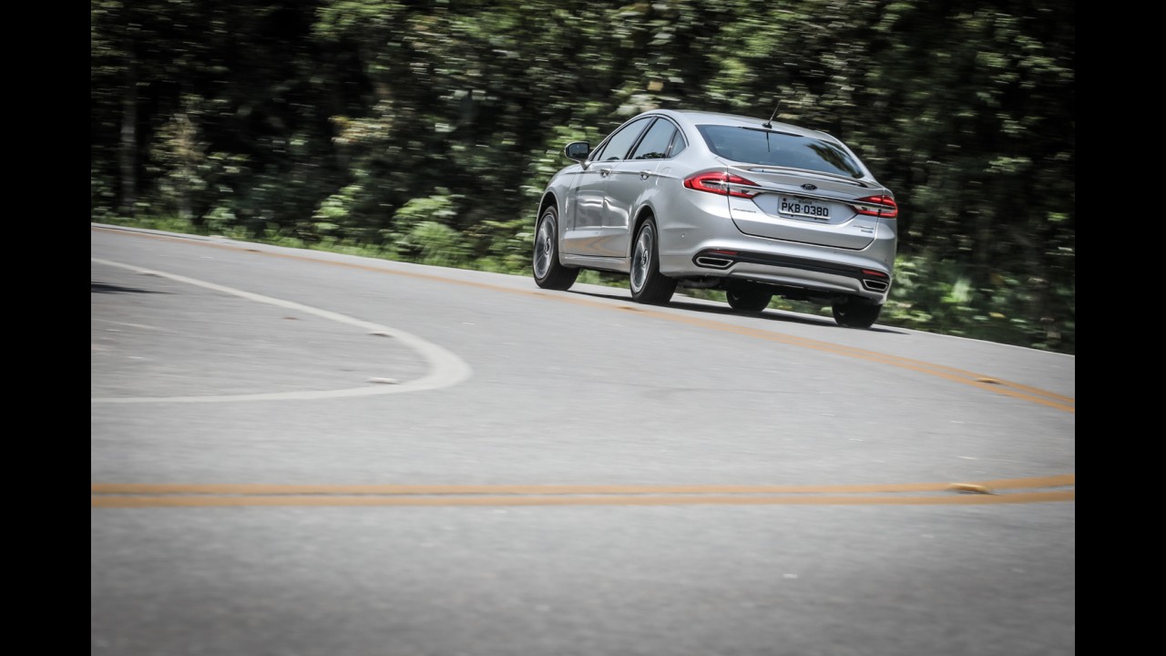 Teste CARPLACE: Ford Fusion 2017 evolui para manter o absolutismo