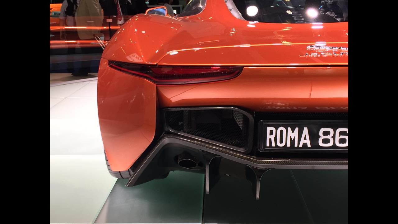 Massa pilota Jaguar C-X75, o supercarro do vilão de 007 Spectre