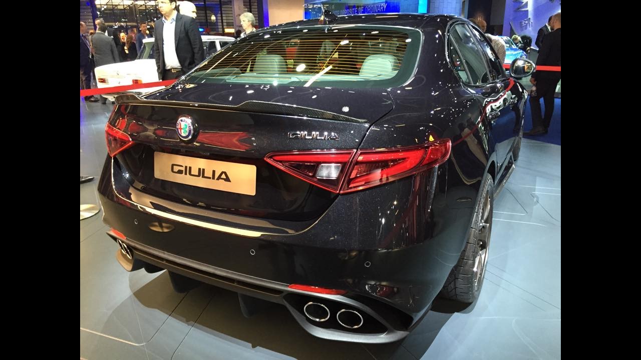 Sangue italiano: Alfa Romeo Giulia tem gama de motores divulgada por site
