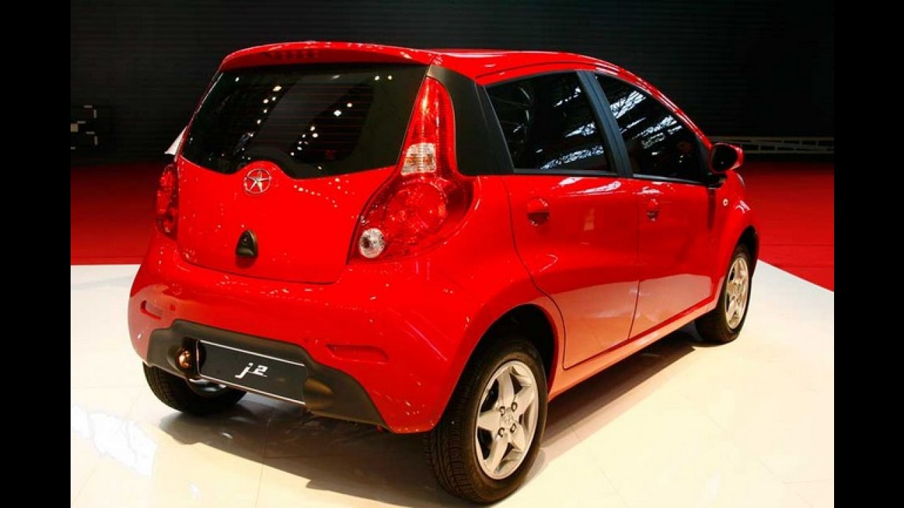 Paraguai inaugura produção de automóveis e o primeiro modelo é o JAC J2