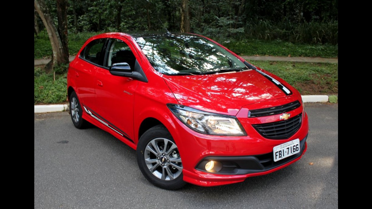 Vendas 1ª quinzena: Renegade passa HR-V pela primeira vez; Prisma é 4º