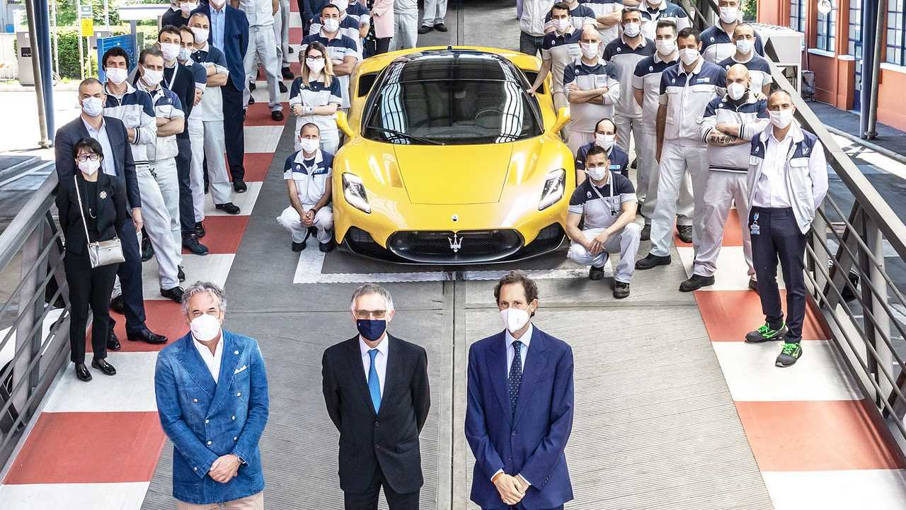 Top management Stellantis alla sede Maserati di Modena