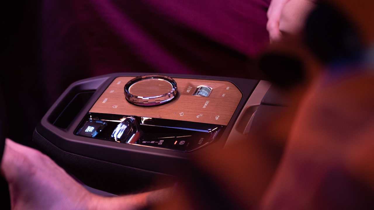 BMW iDrive 8
