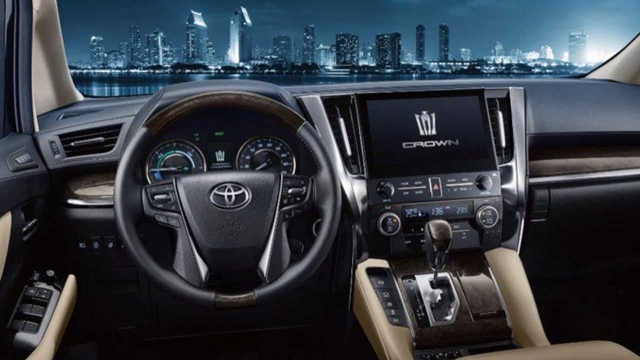 Toyota Crown Vellfire