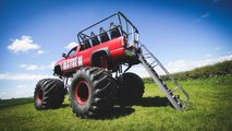 Chevrolet Silverado Monster Truck de 11 plazas