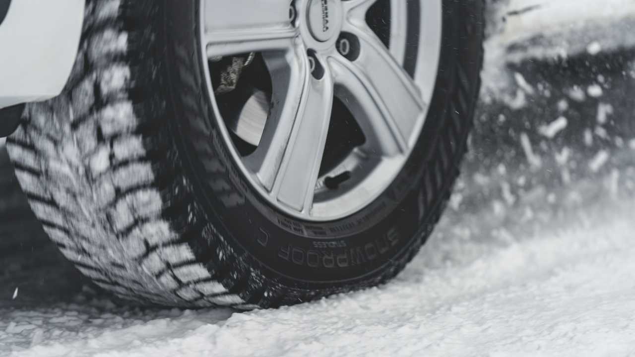 Nokian Snowproof C azione