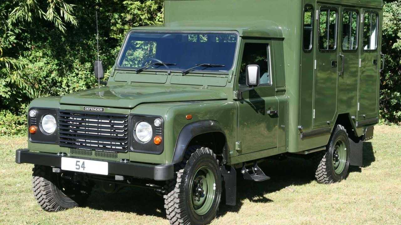 Land Rover Defender 130 Gun Bus