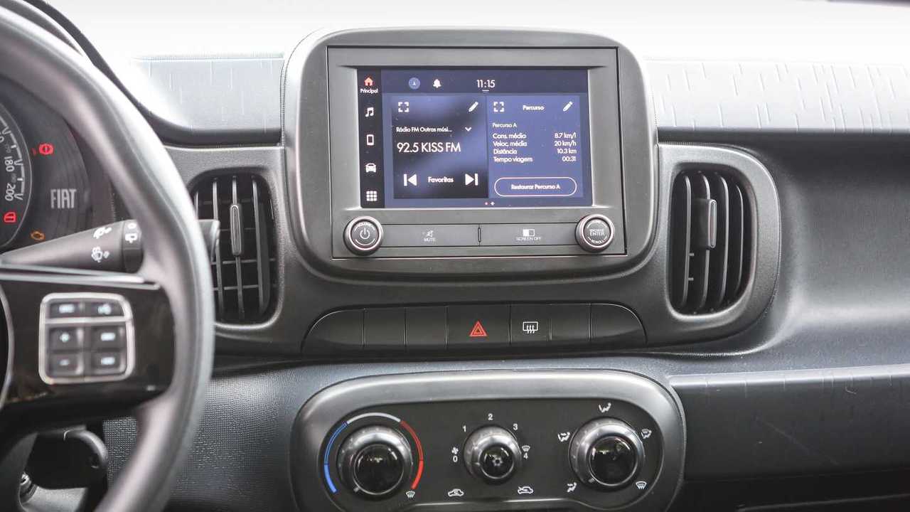 Central multimídia do Fiat Mobi Like