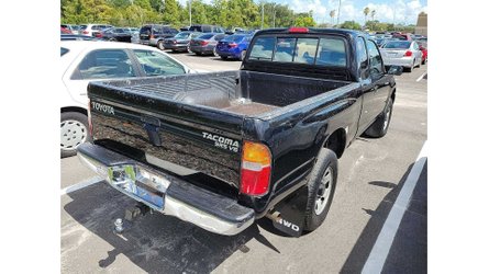 World Gone Mad: Dealers Fight Over 23-year-Old Tacoma With Manual