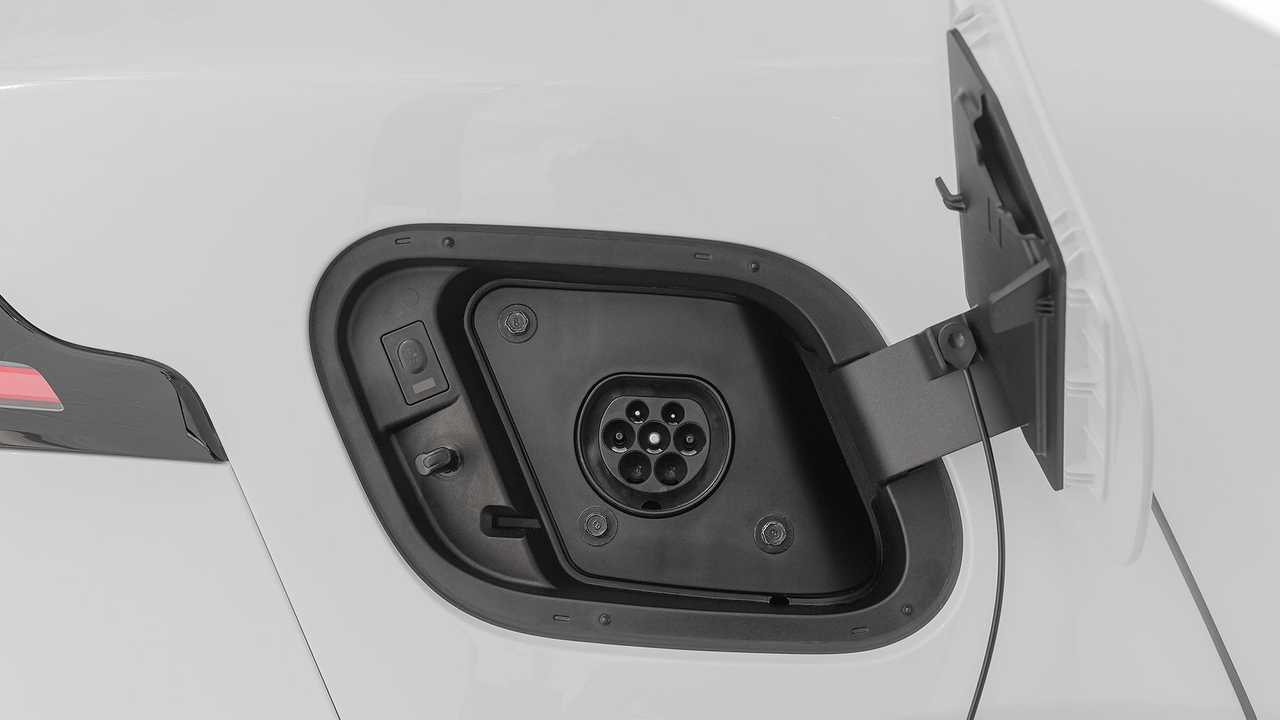 2022 Kia Sportage Plug-in Hybrid (Euro-spec)