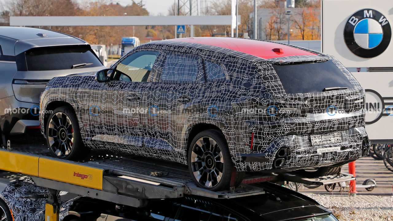 BMW X8 M, i nuovi scatti spia in vista del debutto