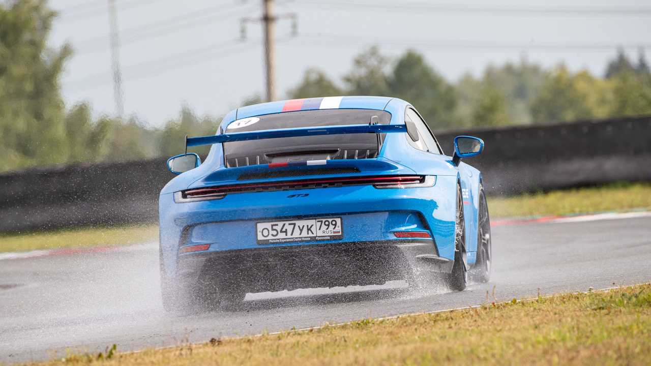 Porsche 911 GT3, вид сзади