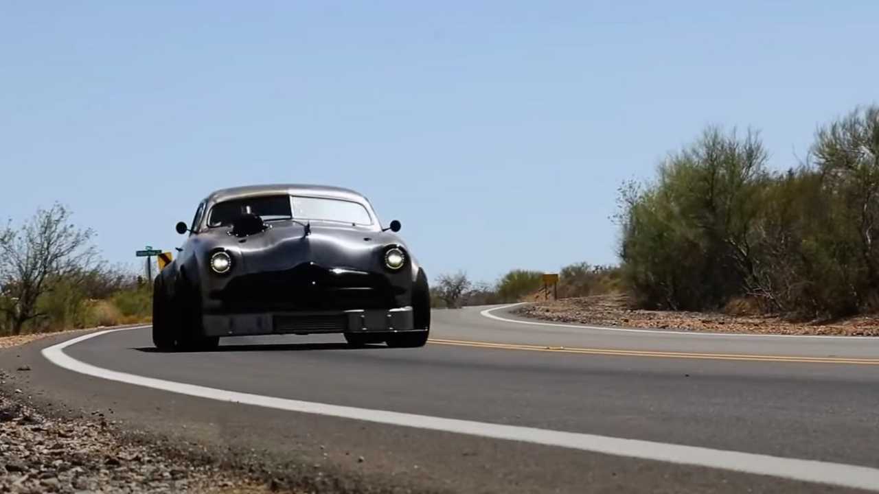 Ford de 1949 combinado con un BMW Serie 3 de 2008