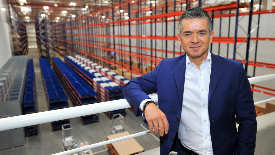 Centro de distribuição de peças - Porsche Brasil