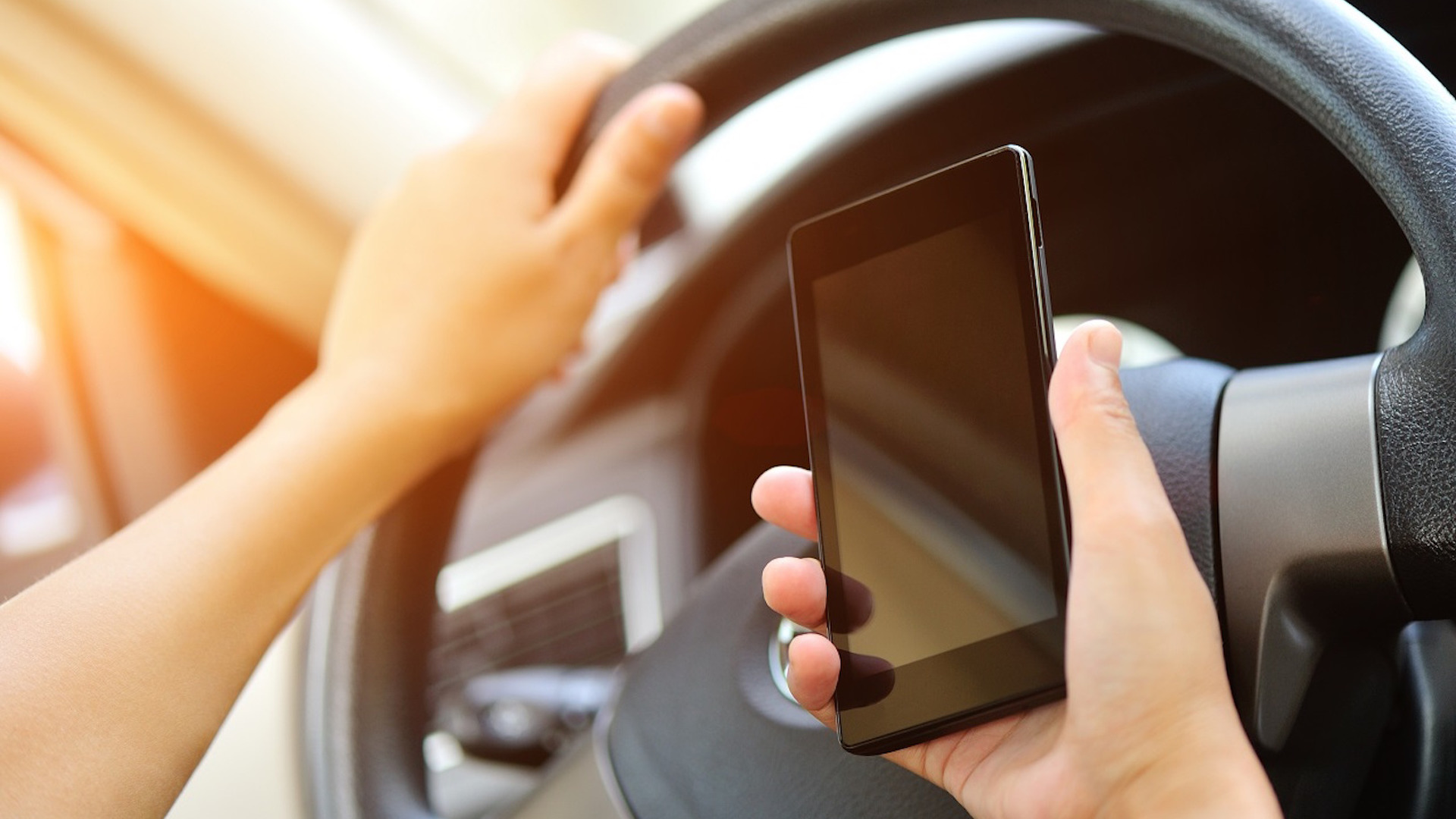 UK drivers still using mobiles despite harsher penalties
